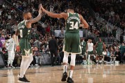 ESPN记者：雄鹿是从步行者手中抢到了特纳，但代价是透支未来五年